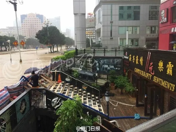 福州暴雨淹城：地下餐厅自制抗洪神器滴水未进