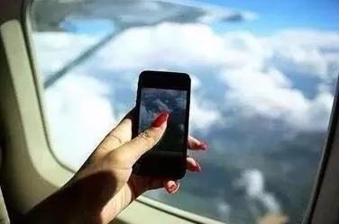 中国民航局：旅客明年有望可以在飞机上使用手机