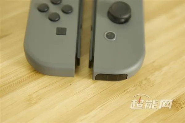 地表最强掌机？任天堂Switch开箱 黑边感人