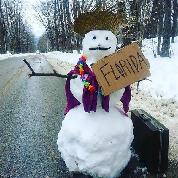 脑洞炸裂！看看老外是怎么堆雪人的