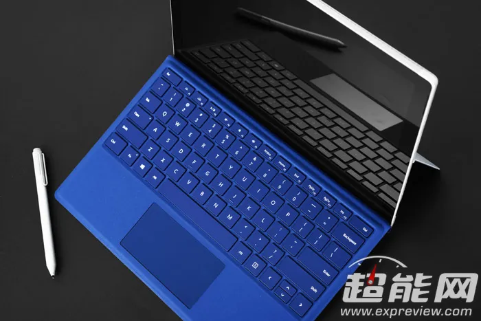 ​台媒曝微软将于明年Q1发布Surface Pro 5，屏幕或升级至4K