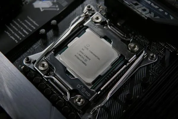 开启酷睿新时代 英特尔Core i9-7900X处理器性能测试