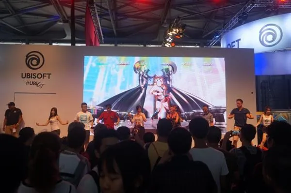 ChinaJoy 2017：大长腿、游戏、VR……你想看的都在这