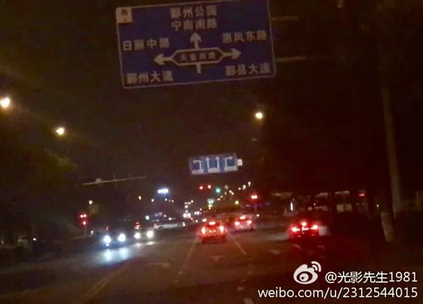 六小龄童遭路怒别车 网友：没亮金箍棒算他命大