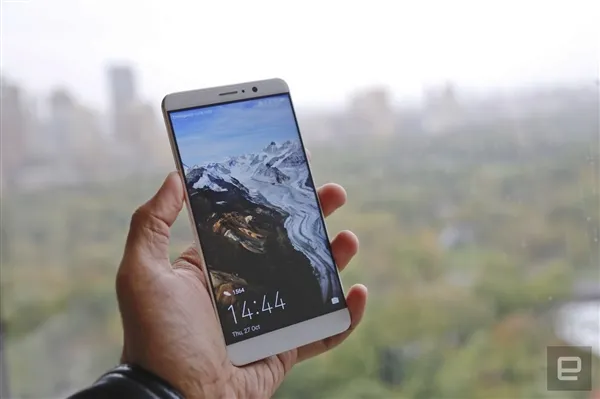华为Mate 9抢鲜开箱：徕卡双摄/Android 7.0
