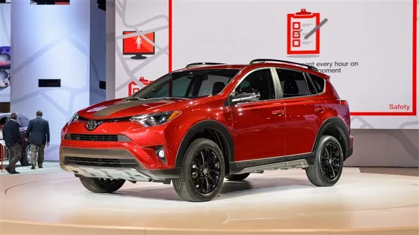 2018款丰田RAV4探险版：终于有点越野味了