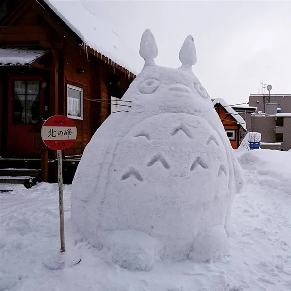 日本网友狂晒雪人作品 童话照进现实了！