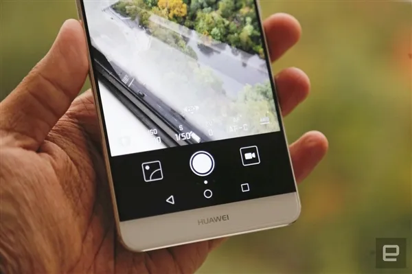 华为Mate 9抢鲜开箱：徕卡双摄/Android 7.0