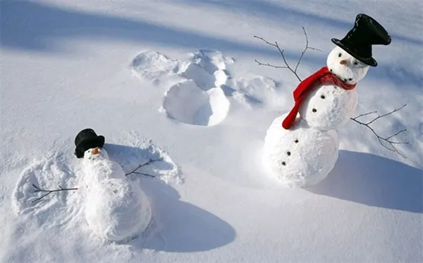 脑洞炸裂！看看老外是怎么堆雪人的