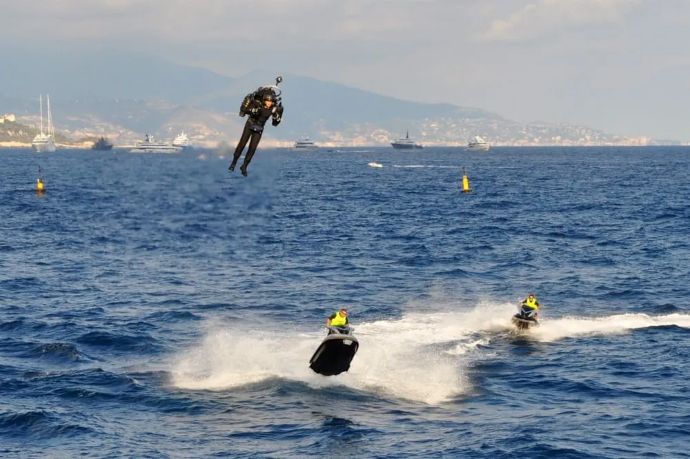 喷气飞行背包不能商业化？JetPack已经招募了第一位“民间”飞行员