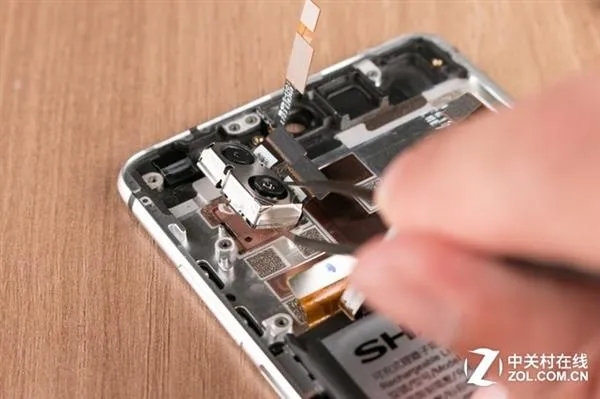 iPhone 8或许也就这样 夏普S2拆解全球首发