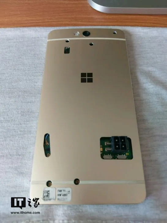 微软Lumia 960工程机闲鱼曝光：天价9999元 拒绝讲价