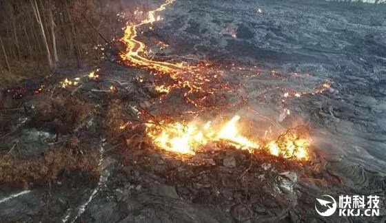 诡异！夏威夷火山爆发：火山口竟露出“笑脸”