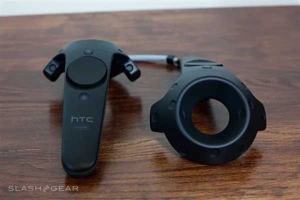 HTC Vive开箱：做工精湛 物有所值