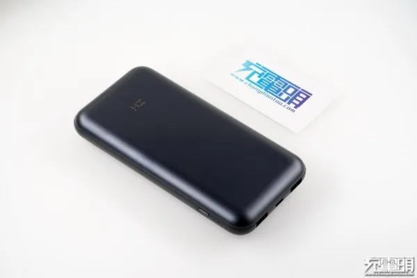 ZMI 10号USB PD移动电源拆解与评测