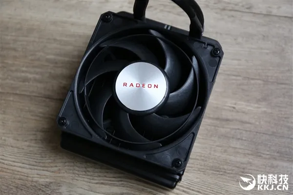 织女星下凡！AMD Radeon RX Vega 64显卡开箱图赏