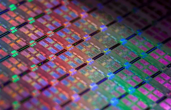 AMD乐了：GF公司2018年量产7nm LP工艺 性能提升40%