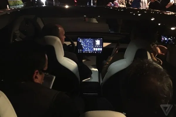 LG获得特斯拉Model 3中控台大屏合同