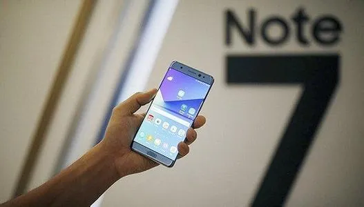 [视频]Note 7又冒烟：汉堡王工作人员险被烫伤