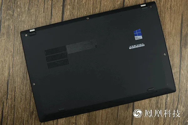 ThinkPad X1 Carbon 2017体验：经典与创新的碰撞