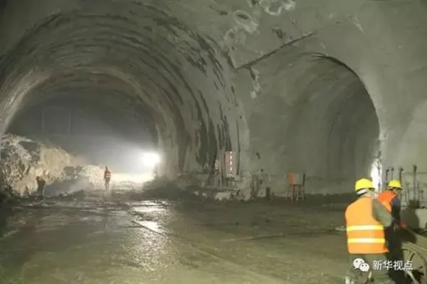中国建造世界最深高铁站揭秘：进入乘车要下降62米