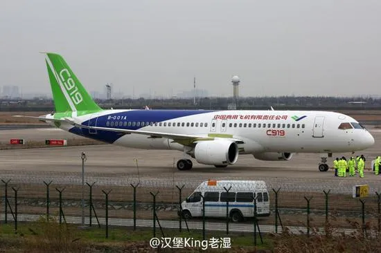 C919大飞机首架机交付试飞中心 首飞在即