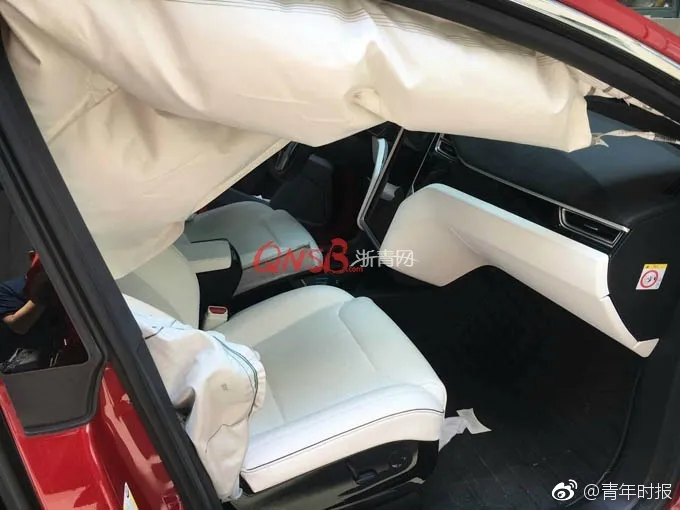 杭州特斯拉Model X怠速时8安全气囊弹出 至今未查明原因