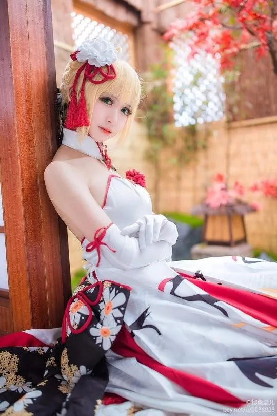 身材火辣颜值爆表！真正大师级Cosplay美女图集