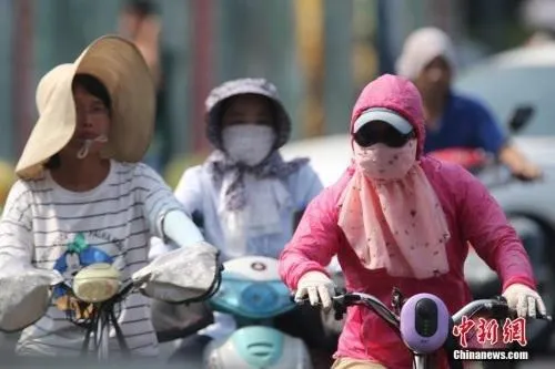 体感超50℃ 中国7亿人遭高温“烧烤”