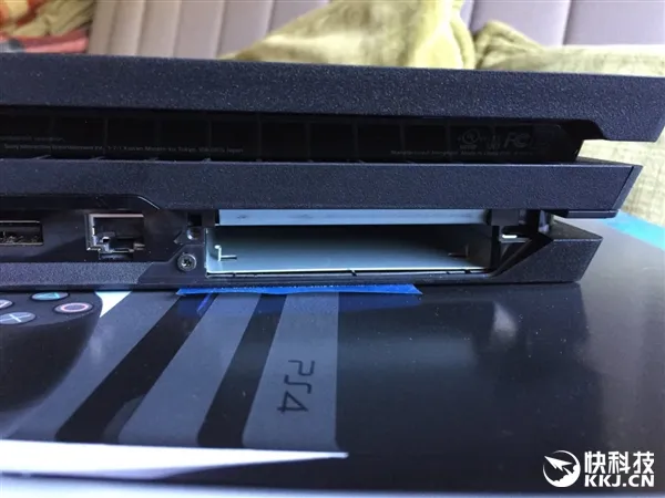 索尼PS4 Pro通电实测：更安静更清凉、硬盘好拆