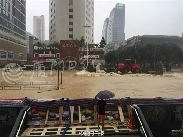 福州暴雨淹城：地下餐厅自制抗洪神器滴水未进