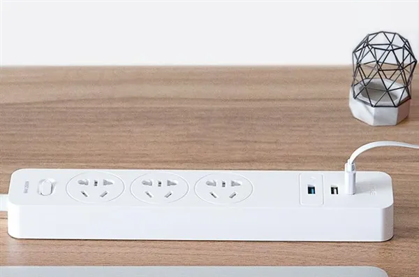 360发布新款插线板：USB功率达24.3W