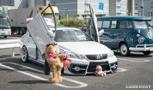 口水一地！日本最牛停车场：男人梦想天堂