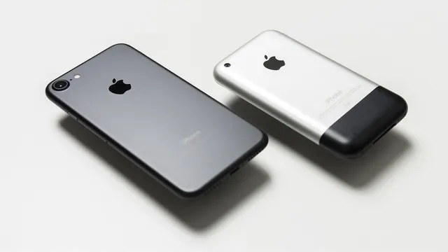 彭博社：iPhone十周年，苹果将一口气发布三款新机