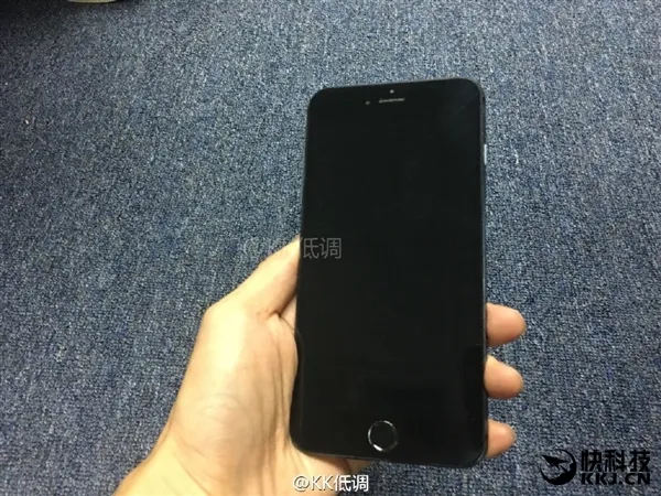 黑色版iPhone 7 Plus曝光：眼前一亮！