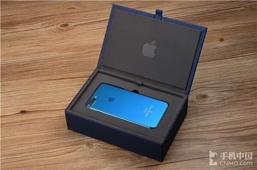 定制版亮蓝色iPhone 7惊艳亮相：多少钱合适？