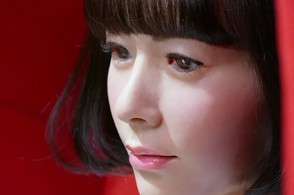 日本美女机器人颜值过人：运行Android 一开口跪了