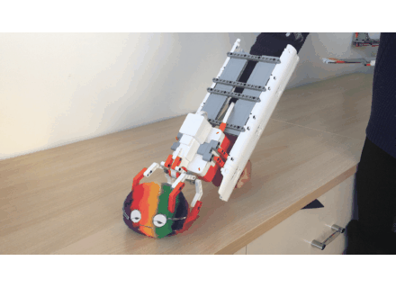 高手在民间 米兔积木机器人打造机械臂：能抓球