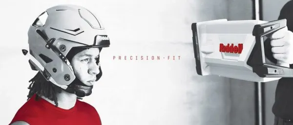 Riddell展示Precision-Fit技术 为橄榄球球员定制头盔