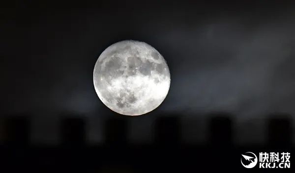 地球向月亮输送氧气现象被发现：每月5天