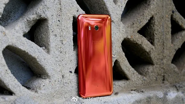 4999！HTC U11火炽红图赏：你的美无法形容