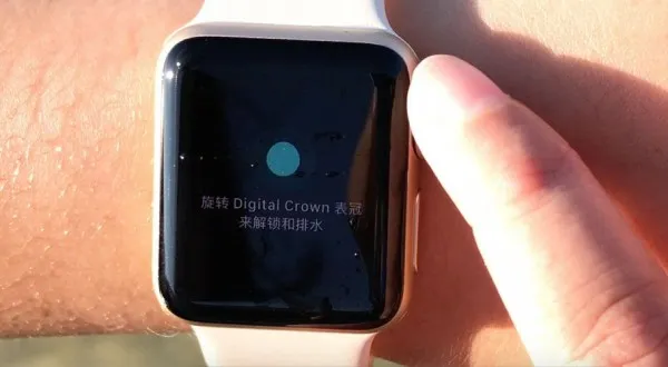 Apple Watch Series 2防水功能实测：带上手表去海边