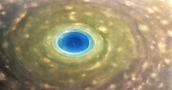 土星北极的真实颜色原来是这样 惊艳了