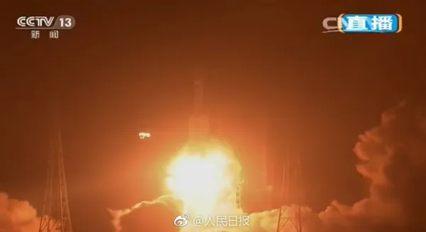 宇宙级快递！中国首艘货运飞船天舟一号发射成功