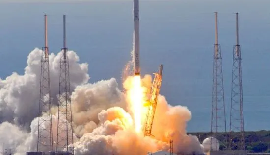 SpaceX新猎鹰九号火箭将尝试地面硬着陆