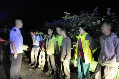 四川7驴友登山失联百余人搜救 获救：谁让你们救了