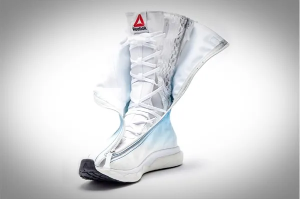 科技轻量化：50年后宇航员所穿鞋子终于告别笨重