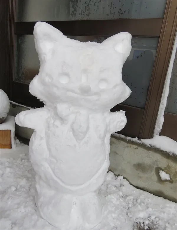 日本网友狂晒雪人作品 童话照进现实了！