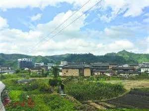 福建电信诈骗村：村民山上搭帐篷坐骗全国