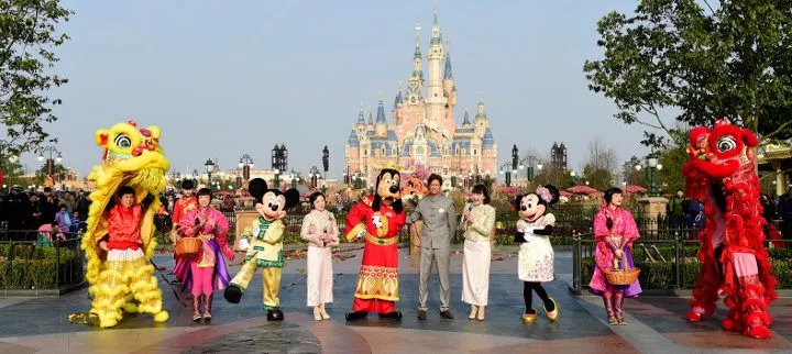 乐高也要在上海建主题乐园，除了向迪士尼“取经”还找了中国“好帮手”